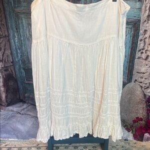 American Living white ruffled skirt, size 14, good condition